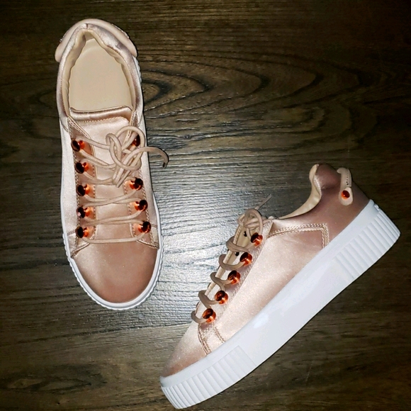 Kendall + Kylie Rae 3 Rose Gold Satin Platform Sneaker 7.5 - Picture 4 of 17